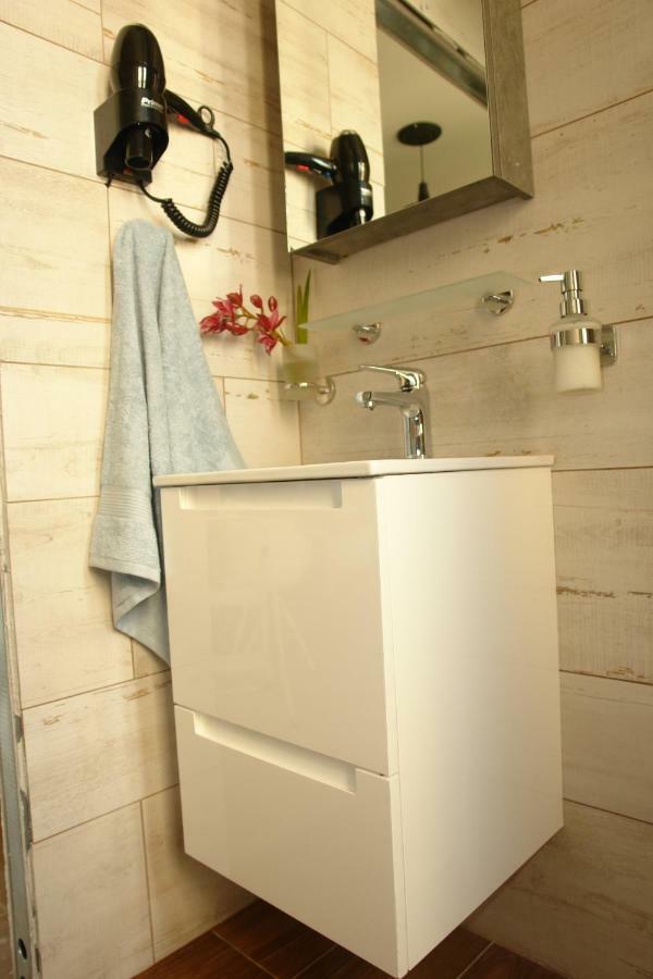 "Green Apartment" Close To Port & Center - Parking Patras Bagian luar foto